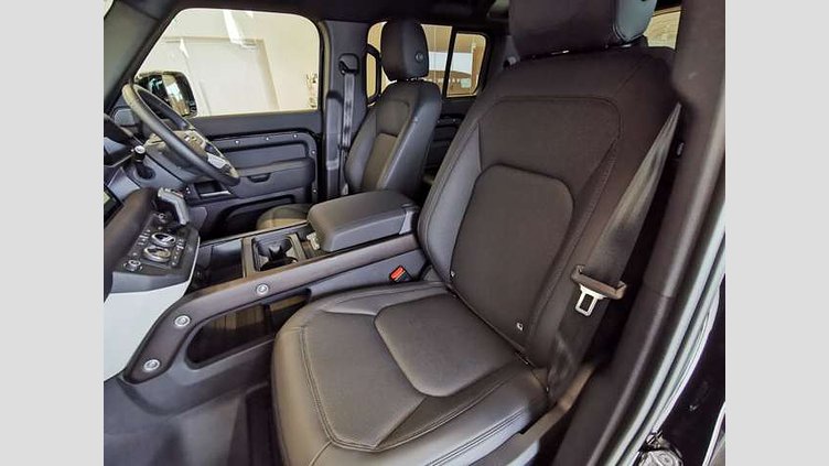 2023 認定中古車 Land Rover Defender 110 サントリーニブラック P300 AWD（AT） SE