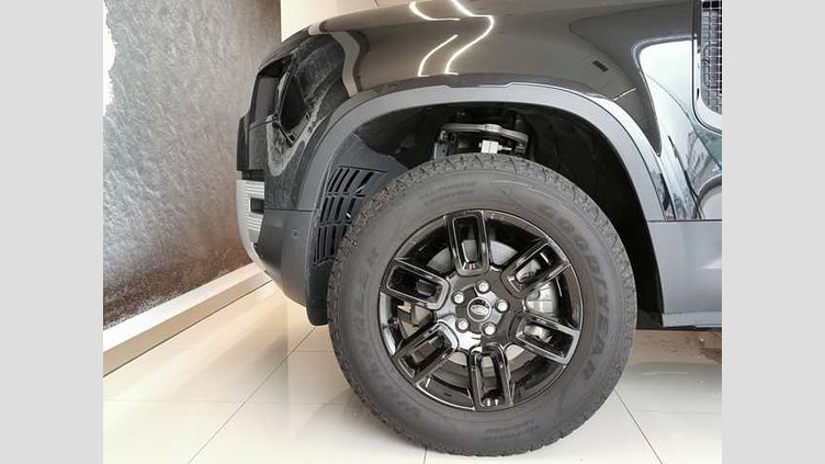 2023 認定中古車 Land Rover Defender 110 サントリーニブラック P300 AWD（AT） SE