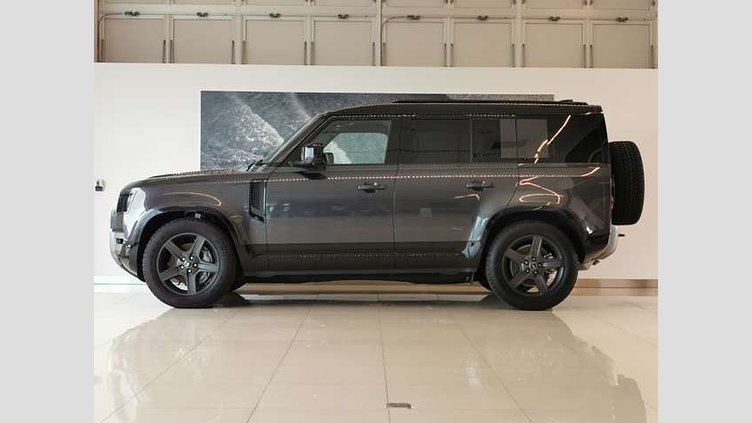 2025 認定中古車 Land Rover Defender 110 カルパチアングレイ D350 ディーゼルマイルドハイブリッド X-Dynamic SE