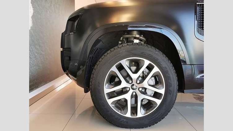 2023 認定中古車 Land Rover Defender 110 アイガーグレイ D300 AWD（AT） X-DYNAMIC SE