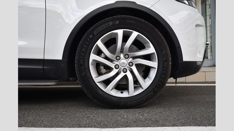 2018 認定中古車 Land Rover Discovery Fuji White 3.0 V6 Dsl Mono Turbo Std Flow 3.0D　HSE