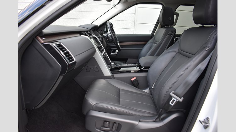 2018 認定中古車 Land Rover Discovery Fuji White 3.0 V6 Dsl Mono Turbo Std Flow 3.0D　HSE