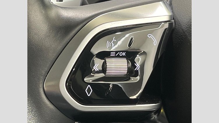 2019 認定中古車 Jaguar XE サントリーニブラック D180 RWD AUTOMATIC 4 door Saloon S