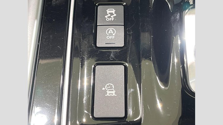 2019 認定中古車 Jaguar XE サントリーニブラック D180 RWD AUTOMATIC 4 door Saloon S