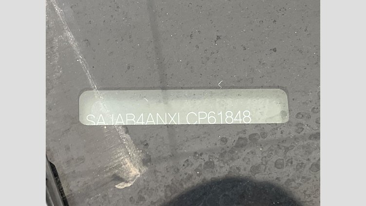 2019 認定中古車 Jaguar XE サントリーニブラック D180 RWD AUTOMATIC 4 door Saloon S