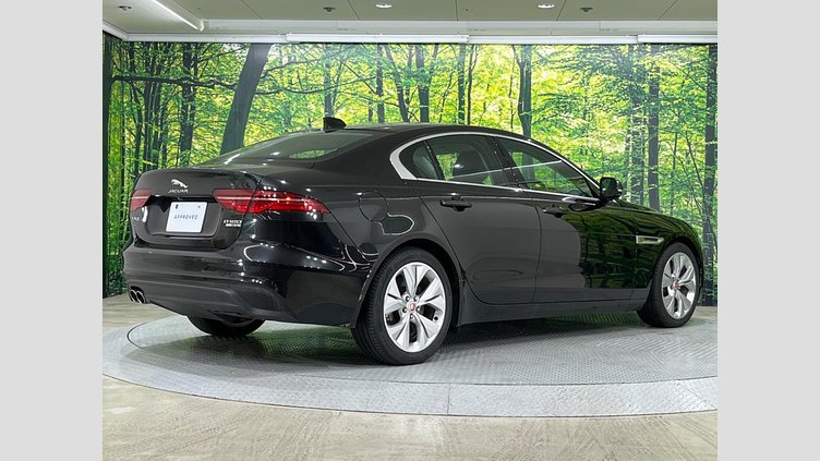 2019 認定中古車 Jaguar XE サントリーニブラック D180 RWD AUTOMATIC 4 door Saloon S