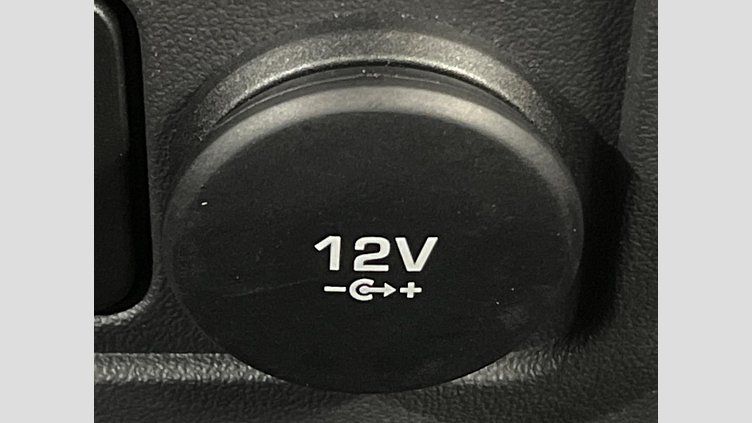 2019 認定中古車 Jaguar XE サントリーニブラック D180 RWD AUTOMATIC 4 door Saloon S