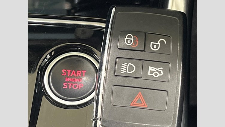 2019 認定中古車 Jaguar XE サントリーニブラック D180 RWD AUTOMATIC 4 door Saloon S