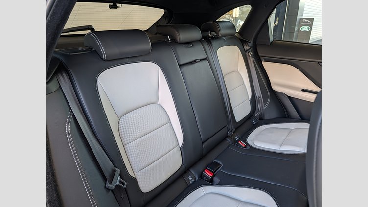 2020 認定中古車 Jaguar F-Pace Yulong White 2.0 litre i4D Diesel Rスポーツ