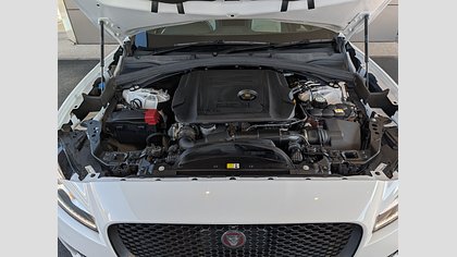 F-Pace 18