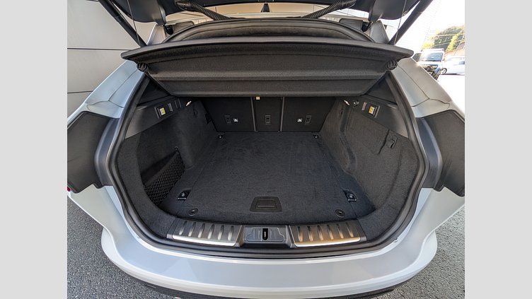 2020 認定中古車 Jaguar F-Pace Yulong White 2.0 litre i4D Diesel Rスポーツ