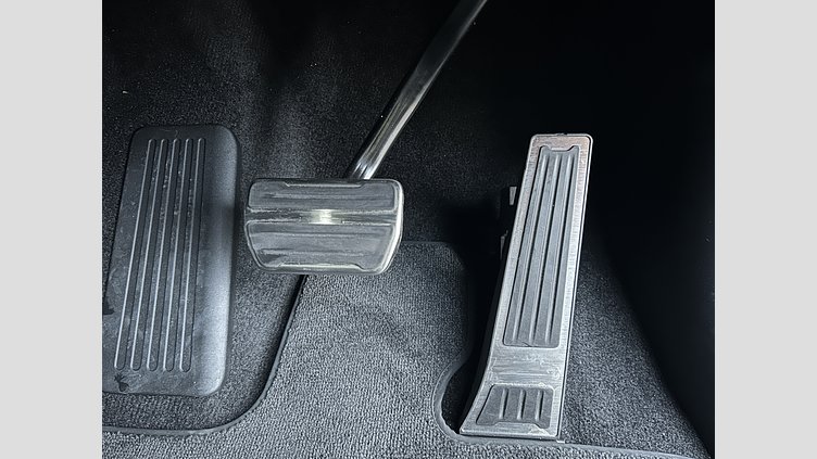 2023 認定中古車 Land Rover Range Rover Sport カルパチアングレイ 3.0リッター6気筒300PSターボチャージドディーゼルMHEV（オートマチック） DYNAMIC SE