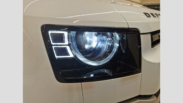 2025 認定中古車 Land Rover Defender 110 フジホワイト D350 ディーゼルマイルドハイブリッド S