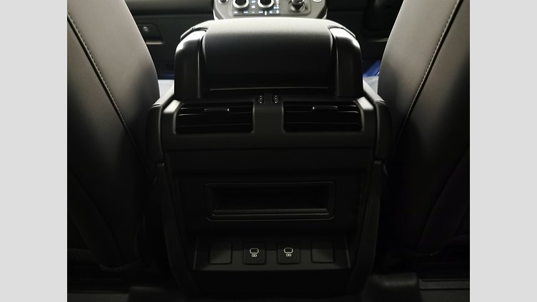 2025 認定中古車 Land Rover Defender 110 フジホワイト D350 ディーゼルマイルドハイブリッド S