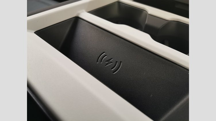 2025 認定中古車 Land Rover Defender 110 フジホワイト D350 ディーゼルマイルドハイブリッド S