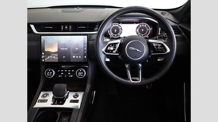 2024 Approved Jaguar F-Pace Eiger Grey AWD D200 AWD R-Dynamic HSE