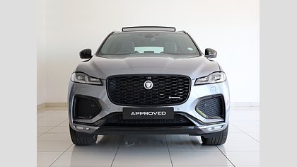 F-Pace 1
