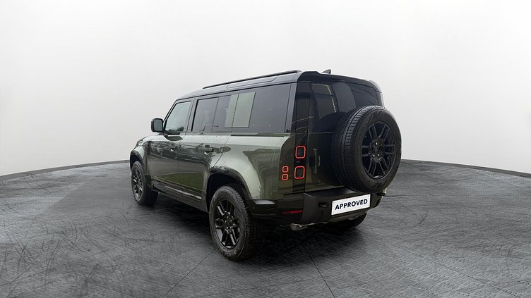 2025 Approved Land Rover Defender 110 Woolstone Green Ingenium 3.0 literes, hathengeres 200 lóerős mild hybrid dízelmotor (automata) összkerékhajtás X-Dynamic SE
