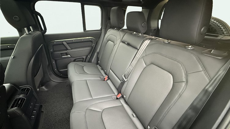 2025 Approved Land Rover Defender 110 Woolstone Green Ingenium 3.0 literes, hathengeres 200 lóerős mild hybrid dízelmotor (automata) összkerékhajtás X-Dynamic SE