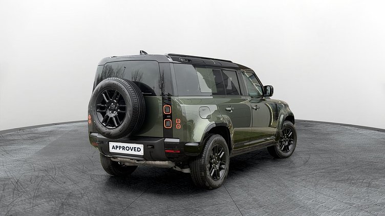 2025 Approved Land Rover Defender 110 Woolstone Green Ingenium 3.0 literes, hathengeres 200 lóerős mild hybrid dízelmotor (automata) összkerékhajtás X-Dynamic SE