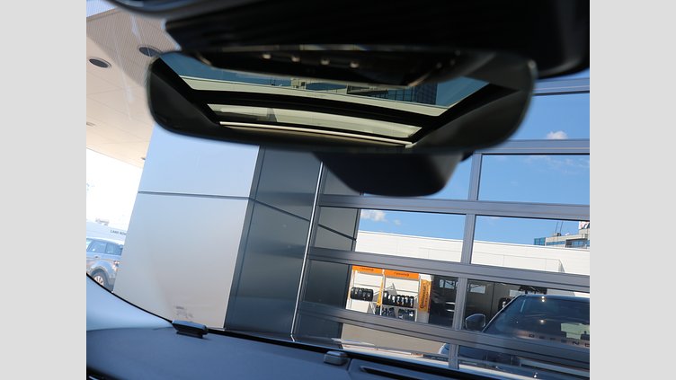 2024 認定中古車 Land Rover Range Rover Velar ヴァレジネブルー D200マイルドハイブリッド（ディーゼル） スタンダードホイールベース Dynamic SE