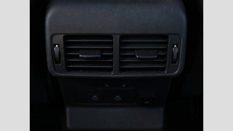 2024 認定中古車 Land Rover Range Rover Velar ザダルグレイ D200マイルドハイブリッド（ディーゼル） スタンダードホイールベース Dynamic SE