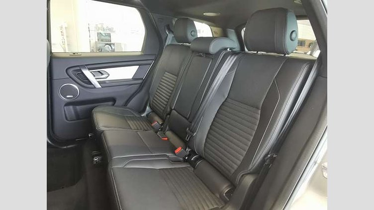 2024 認定中古車 Land Rover Discovery Sport シリコンシルバー プラグインハイブリッド（ガソリン） 標準ホイール Dynamic HSE