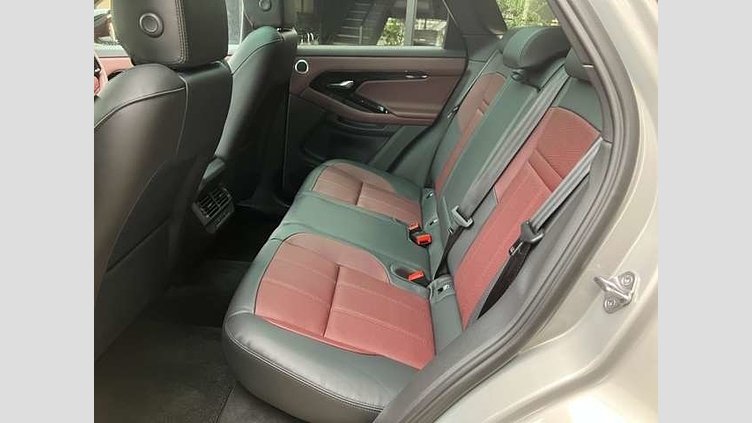 2024 認定中古車 Land Rover Range Rover Evoque ソウルパールシルバー P300eプラグインハイブリッド（ガソリン） スタンダードホイールベース DYNAMIC HSE