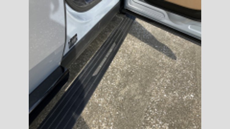 2023 認定中古車 Land Rover Range Rover ハクバシルバー P510 AWD PHEV（AT） スタンダードホイールベース AUTOBIOGRAPHY