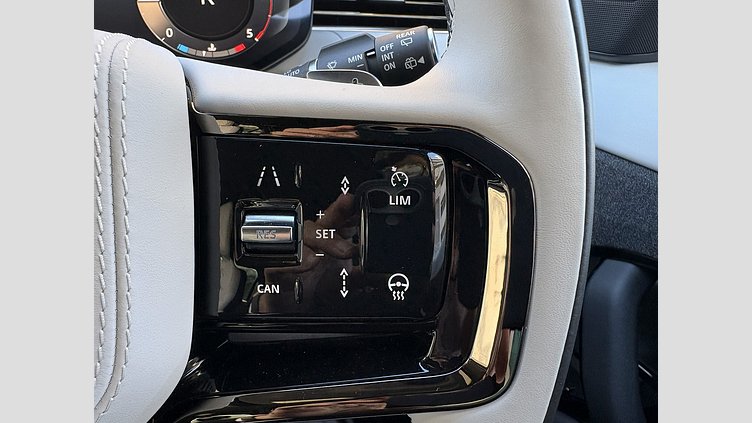 2024 認定中古車 Land Rover Range Rover Sport フジホワイト D300マイルドハイブリッド スタンダードホイールベース Dynamic SE