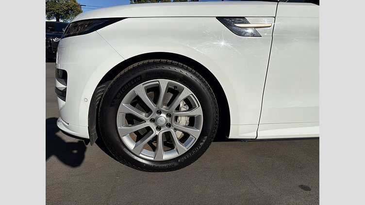2024 認定中古車 Land Rover Range Rover Sport フジホワイト D300マイルドハイブリッド スタンダードホイールベース Dynamic SE
