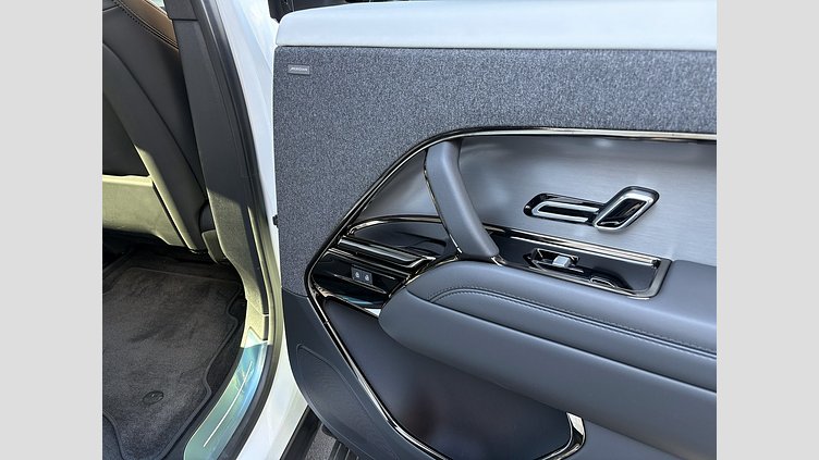 2024 認定中古車 Land Rover Range Rover Sport フジホワイト D300マイルドハイブリッド スタンダードホイールベース Dynamic SE