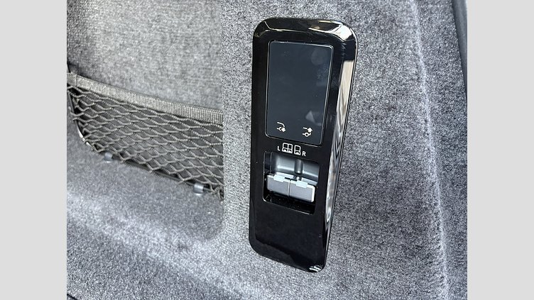 2024 認定中古車 Land Rover Range Rover Sport フジホワイト D300マイルドハイブリッド スタンダードホイールベース Dynamic SE