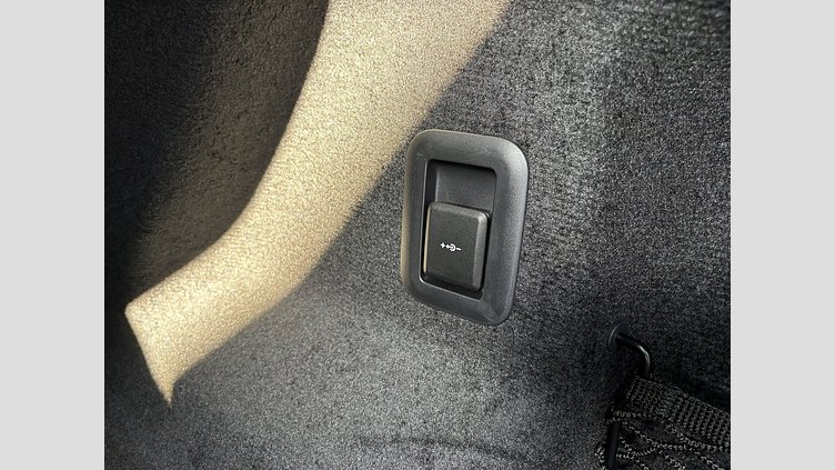 2024 認定中古車 Land Rover Range Rover Sport フジホワイト D300マイルドハイブリッド スタンダードホイールベース Dynamic SE