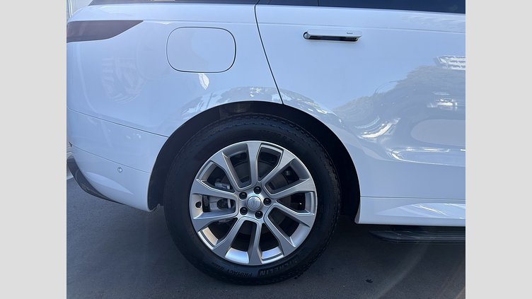 2024 認定中古車 Land Rover Range Rover Sport フジホワイト D300マイルドハイブリッド スタンダードホイールベース Dynamic SE