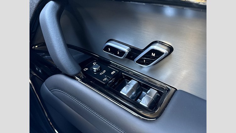 2024 認定中古車 Land Rover Range Rover Sport フジホワイト D300マイルドハイブリッド スタンダードホイールベース Dynamic SE