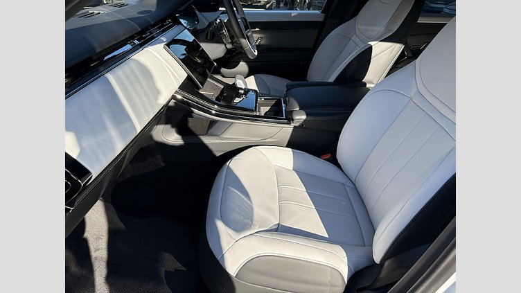 2024 認定中古車 Land Rover Range Rover Sport フジホワイト D300マイルドハイブリッド スタンダードホイールベース Dynamic SE