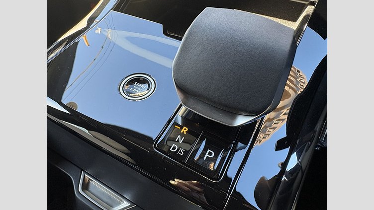 2024 認定中古車 Land Rover Range Rover Sport フジホワイト D300マイルドハイブリッド スタンダードホイールベース Dynamic SE