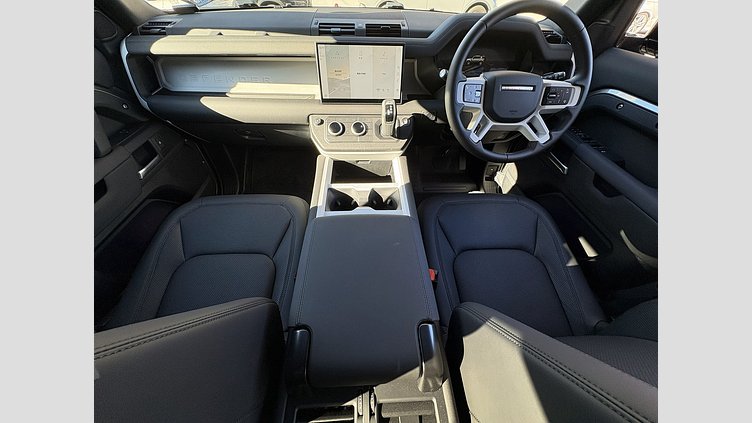 2024 認定中古車 Land Rover Defender 110 シリコンシルバー D350 ディーゼルマイルドハイブリッド X-Dynamic SE