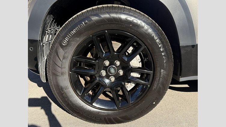 2024 認定中古車 Land Rover Defender 110 シリコンシルバー D350 ディーゼルマイルドハイブリッド X-Dynamic SE