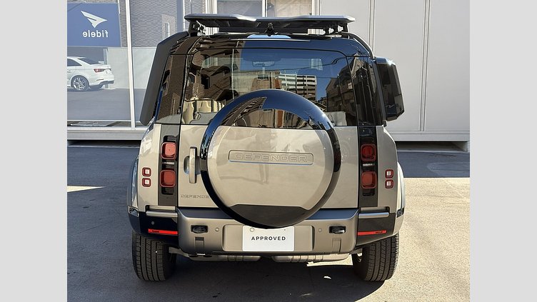 2024 認定中古車 Land Rover Defender 110 シリコンシルバー D350 ディーゼルマイルドハイブリッド X-Dynamic SE