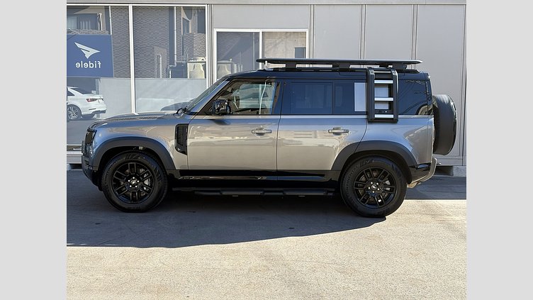 2024 認定中古車 Land Rover Defender 110 シリコンシルバー D350 ディーゼルマイルドハイブリッド X-Dynamic SE