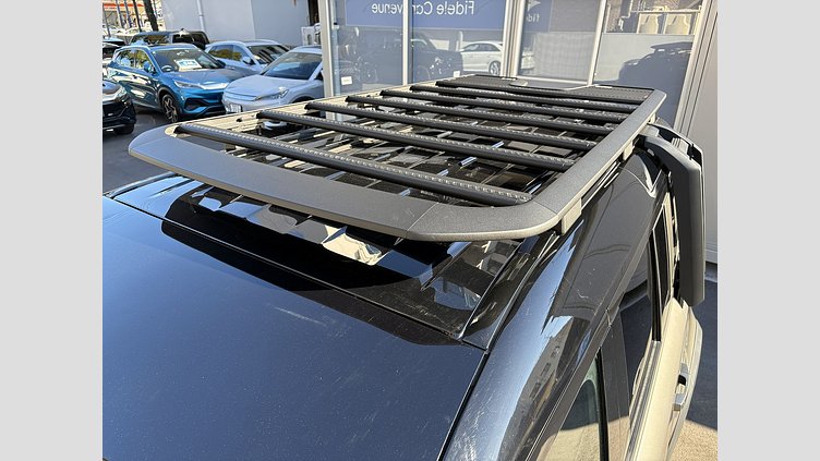 2024 認定中古車 Land Rover Defender 110 シリコンシルバー D350 ディーゼルマイルドハイブリッド X-Dynamic SE