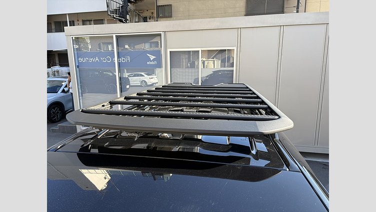 2024 認定中古車 Land Rover Defender 110 シリコンシルバー D350 ディーゼルマイルドハイブリッド X-Dynamic SE