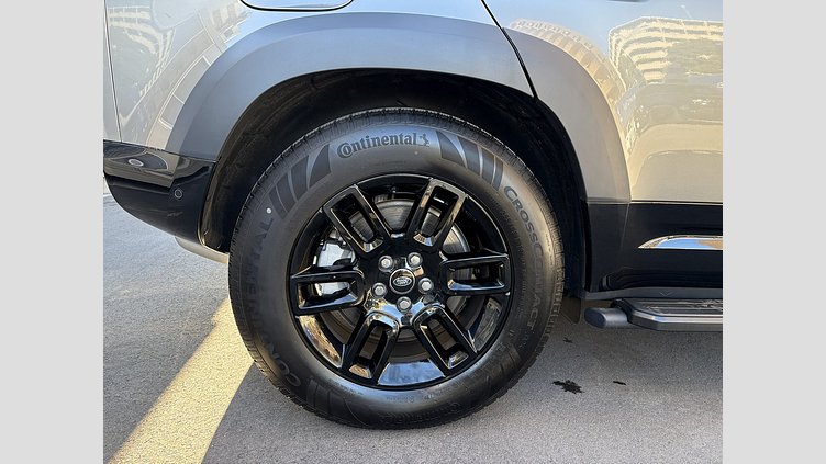 2024 認定中古車 Land Rover Defender 110 シリコンシルバー D350 ディーゼルマイルドハイブリッド X-Dynamic SE