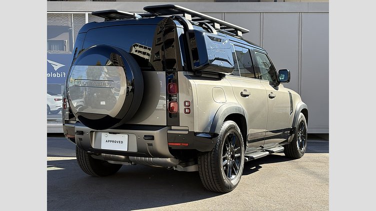 2024 認定中古車 Land Rover Defender 110 シリコンシルバー D350 ディーゼルマイルドハイブリッド X-Dynamic SE