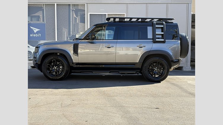 2024 認定中古車 Land Rover Defender 110 シリコンシルバー D350 ディーゼルマイルドハイブリッド X-Dynamic SE
