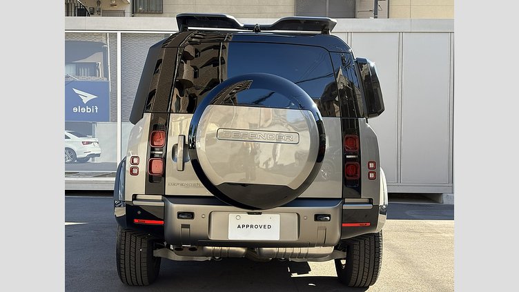 2024 認定中古車 Land Rover Defender 110 シリコンシルバー D350 ディーゼルマイルドハイブリッド X-Dynamic SE