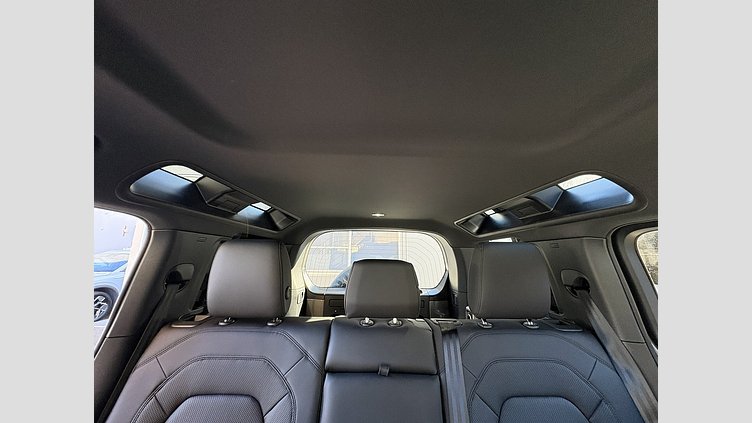 2024 認定中古車 Land Rover Defender 110 シリコンシルバー D350 ディーゼルマイルドハイブリッド X-Dynamic SE