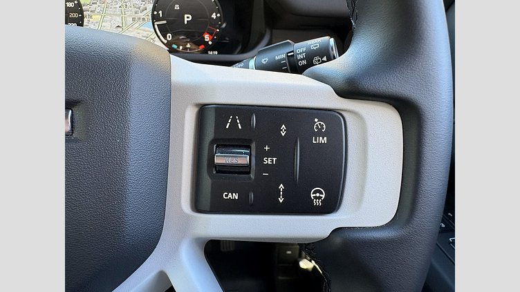 2024 認定中古車 Land Rover Defender 110 シリコンシルバー D350 ディーゼルマイルドハイブリッド X-Dynamic SE